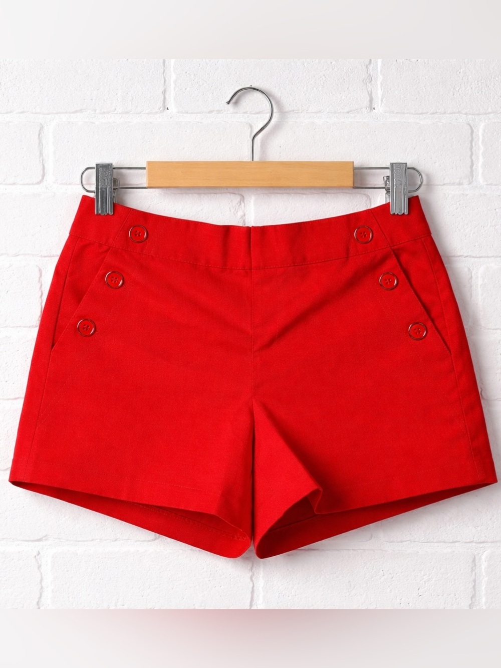 Elle Red High-Waist Button-Accent Women's Shorts